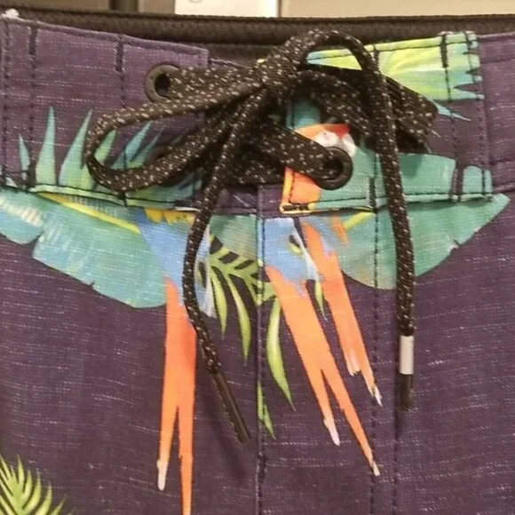 RIP CURL Mirage Subtropic Swim Trunks ~ Swim Shorts Tropical Parrot Print 30 NWT